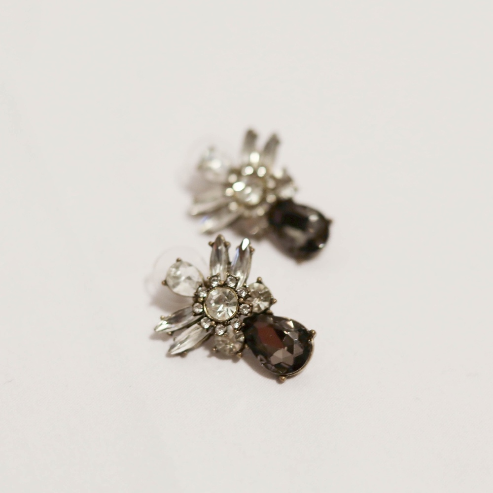 1920’s Rhinestone Statement Studs - Picture 4 of 4